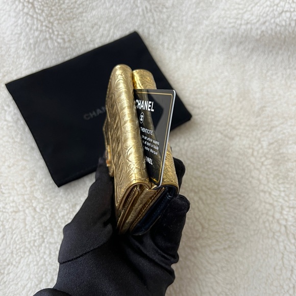 Auth Chanel Metallic Gold Croc Embossed Trifold Compact Wallet - Picture 13 of 15